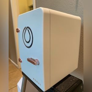 Monat Makeup Mini Fridge